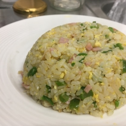 お昼ご飯に簡単でした！具材は残り野菜とハムだけど、この味付けは何にでもあう〜。ごちそうさまでした！